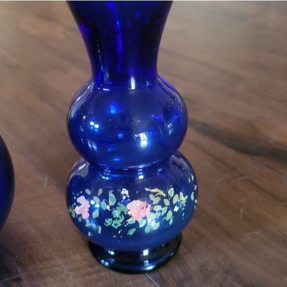 Set of 3 Vintage Cobalt Blue Glass‎ Vases Hand Painted Floral Accent - Picture 5 of 6